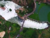 Abertura coordenada das comportas da Barragem de Hartbeespoort