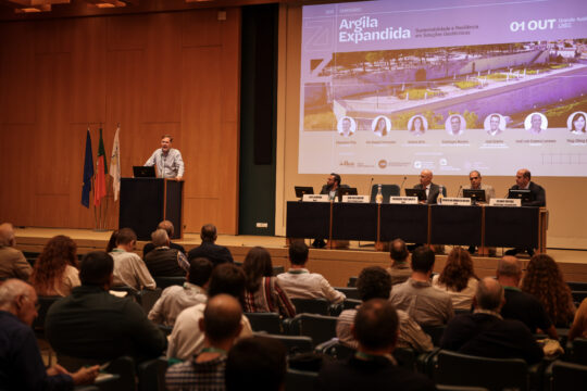 Argila Expandida: Sustentabilidade e Resiliência em Soluções Geotécnicas