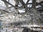 Construção de cúpula de aço com 7 mil toneladas em Abu Dhabi