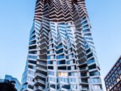 Imagem do dia: Construção da torre ondulante MIRA avança em São Francisco