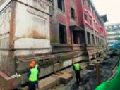 Imagem do dia: Engenheiros Civis deslocam edifício de 5000 toneladas na China