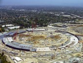 Novas imagens aéreas do colossal estaleiro de construção do Campus 2 da Apple