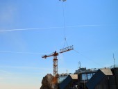 Liebherr utiliza helicópteros para montar grua no Zugspitze o ponto mais alto da Alemanha