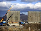 Japão Constrói Gigantesco Muro Anti Tsunami de Betão Armado com 400 km
