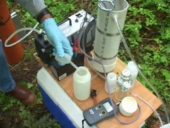 Obtenção de amostras de águas subterrâneas e parâmetros de campo abordada em curso no Técnico
