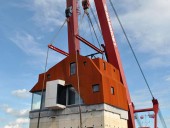 Transporte por Barco de um Edifício de 240 Toneladas na Holanda